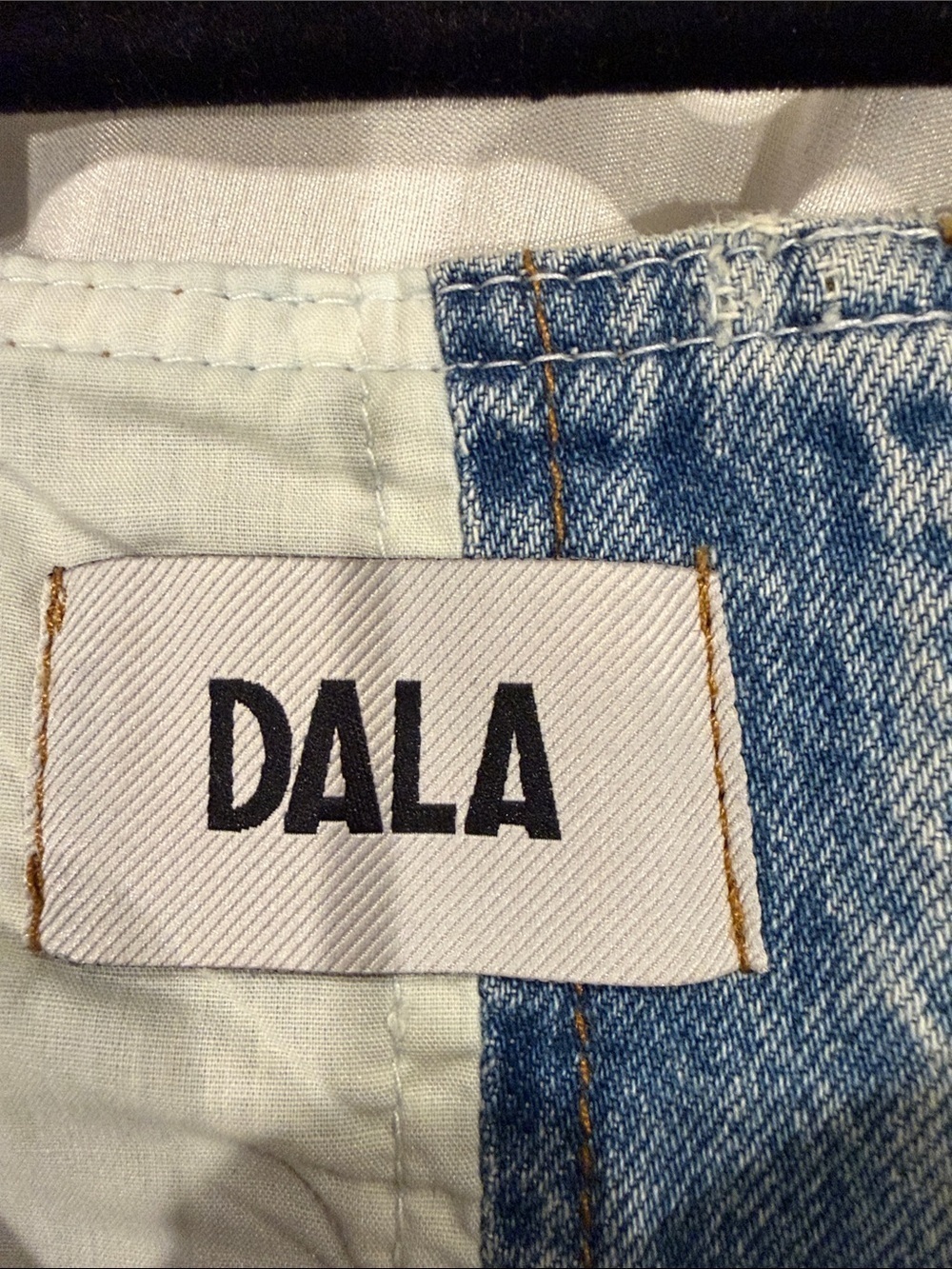 NWOT DALA Light Wash Denim Cropped Tank Top Size XS - Picture 2 of 7
